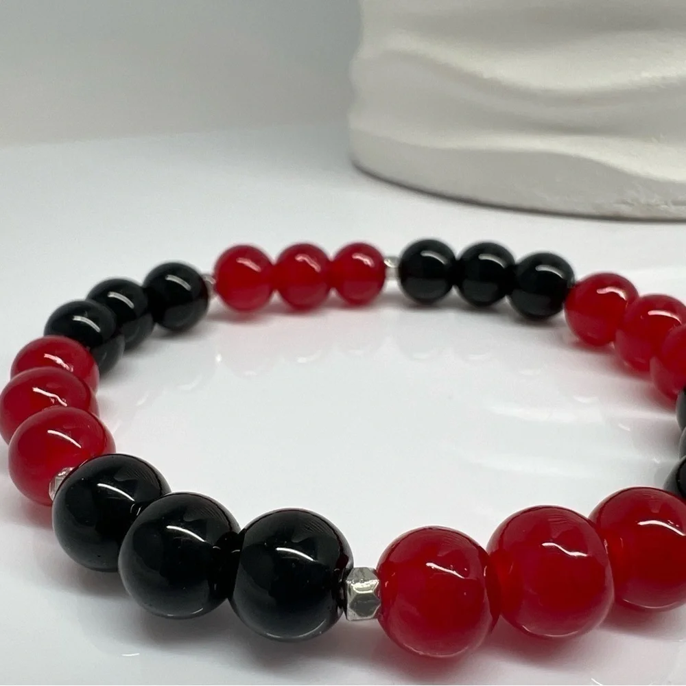Red & Black Stretch Beaded Bracelet 6.5”
